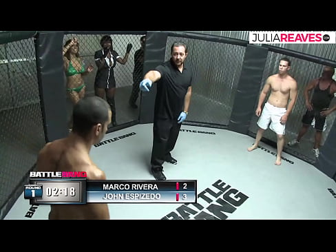 ❤️ Ο Ultimate Fighter γαμάει ένα κορίτσι αμέσως μετά από έναν αγώνα στο ρινγκ Σπιτικό πορνό